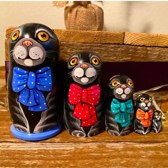 Nesting dolls! Beautiful Cats 5 pieces - Picture 1 of 1